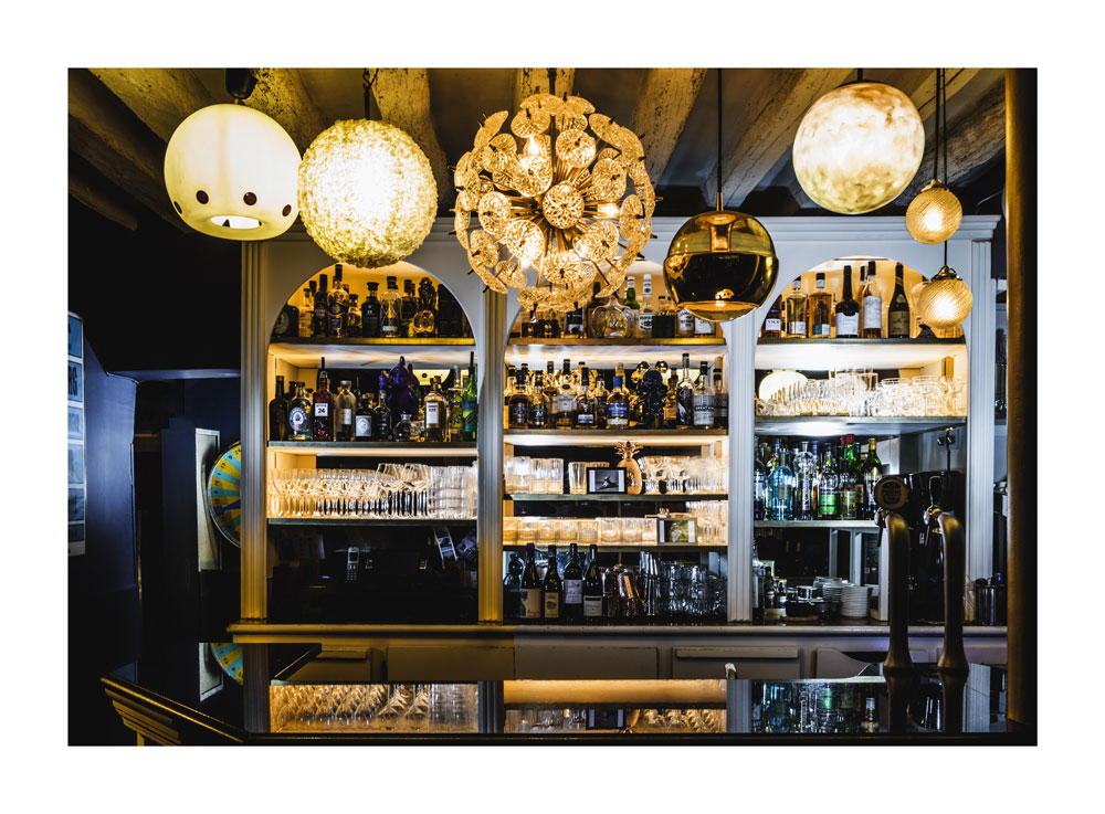 Intérieur du restaurant Pamela Popo à Paris